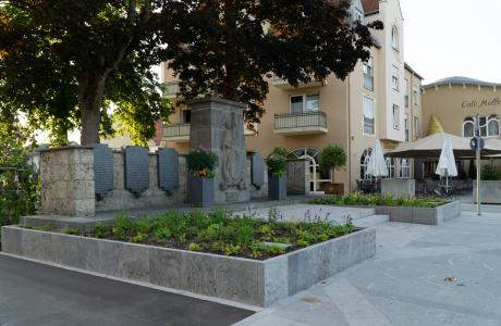 Platz am Kriegerdenkmal ‚Königsgarten‘, Königsbrunn