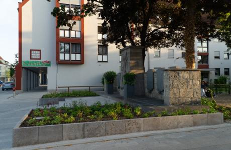 Platz am Kriegerdenkmal ‚Königsgarten‘, Königsbrunn
