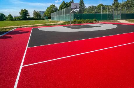 Sanierung und Umgestaltung der Finnenbahn und Sportplätze (Tennis, Basketball, Multisport) am Sportzentrum der Uni Augsburg